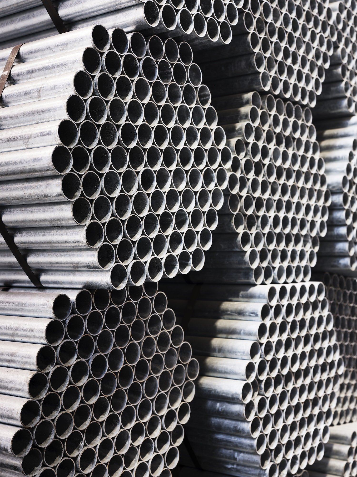 Hot-dip galvanized steel pipes
